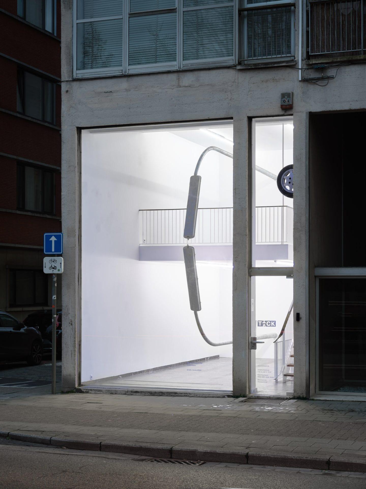 Michael Sailstorfer, Tick Tack